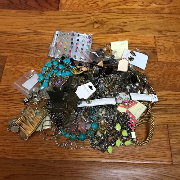 Mystery Random Craft Jewelry Repurpose Repair Lot - Picture 2 of 2